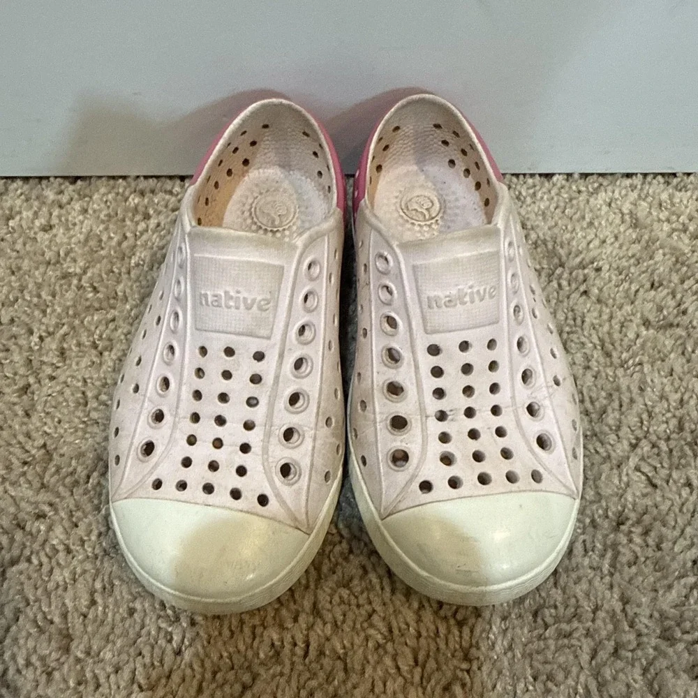 Native Shoes Kids Size C8 Pink Jefferson Slip On Water Shoes Lightweight Casual